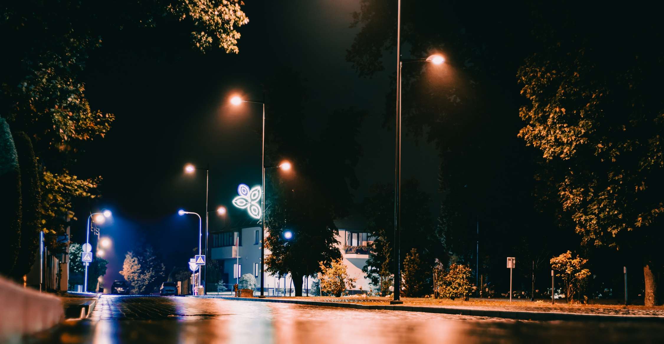 楼宇自控系统，弱电设备监控，高效建筑管理，减少人工成本